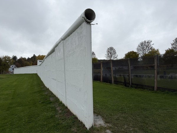 Příčný řez hraniční zdí